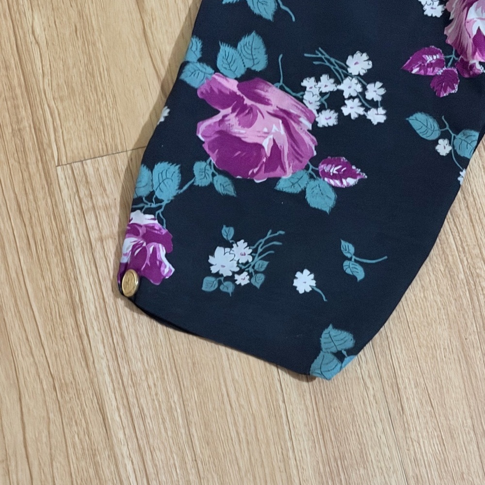 Vintage-Inspired Black Midi Dress with Purple Rose Print - Picture 6 of 12
